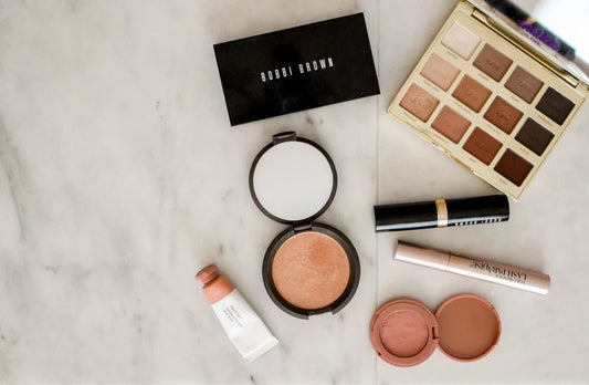Fond de teint adaptable pour un maquillage naturel réussi - Hailey Beauty