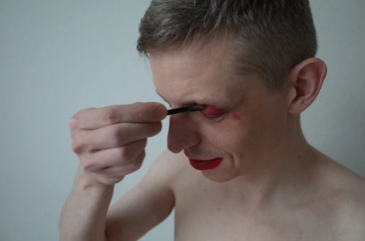 Le Fond de Teint Adaptable : L'Essentiel du Maquillage Masculin - Hailey Beauty