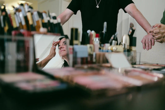 Maîtriser l'Art du Fond de Teint Adaptable - Hailey Beauty