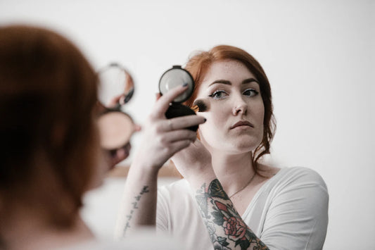 Comment un fond de teint adaptable peut booster votre confiance