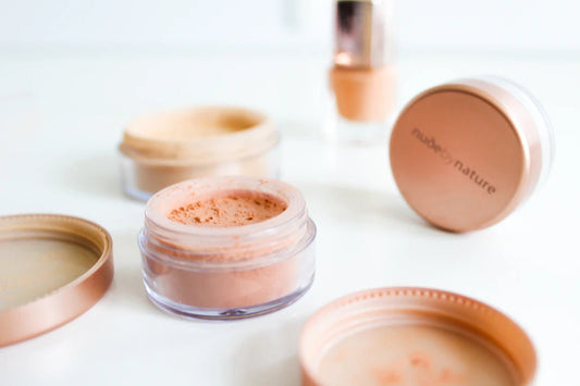 Un Fond de Teint Adaptable Pour Toutes les Saisons - Hailey Beauty